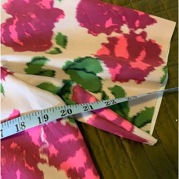 Zara Creamy Pink Floral / Green Leaf Abstract Zip Back Stretchy Medium Blouse - Picture 4 of 5